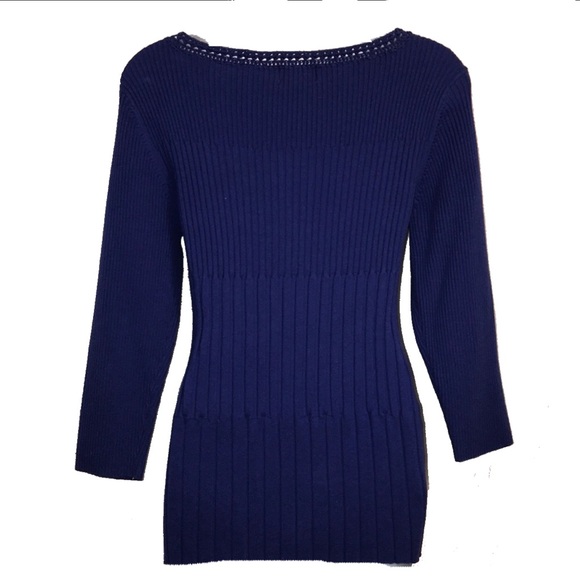 🌻 RQT Ribbed Sweater w/ Metal Embellishments - Picture 5 of 7